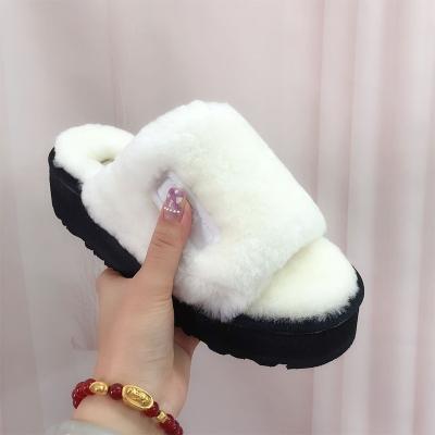 China 2021 Fashion New Trend Wholesale High Quality Best Selling Winter Real Wool Slippers Women's Fur Slides Slippers for sale