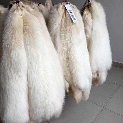 China Animal fur wholesale custom dyed high quality natural white raccoon and blue fox fur pelt pelt for sale