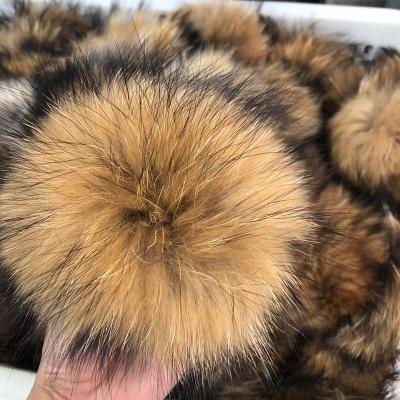 China Wholesale Custom Fluffy Natural Animal Fur Size 15cm Real Raccoon Fur Pom Poms With Snap for sale