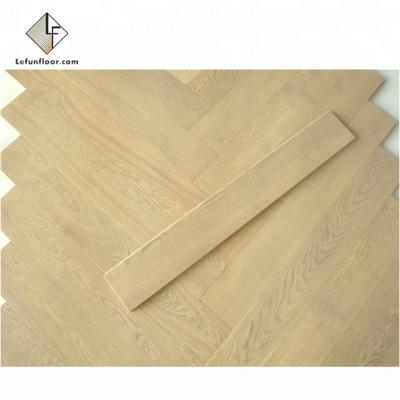 China Natural Light Color Hardwood Oak Parket Indoor Residential Herringbone Flooring for sale