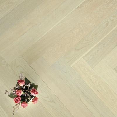 China Modern Plain Non Slip Oak Herringbone Plank Wood Flooring for sale