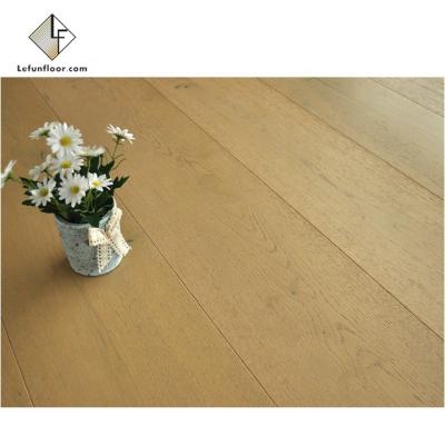 China Modern Light Color Oak Wood Non Slip Engineered Flooring for sale