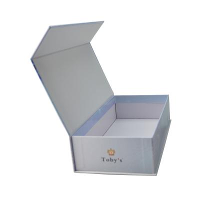 China Disposable Coated Paper Feature Recycled Luxury Goods And Industrial Materials Apparel Packaging Packaging Clothing Use Any Color Accept for sale