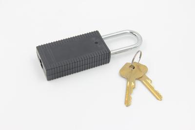 Chine Le long lock-out en nylon de sécurité padlocks le dispositif d'accrochage Chrome de 4mm plaqué avec 2 clés à vendre