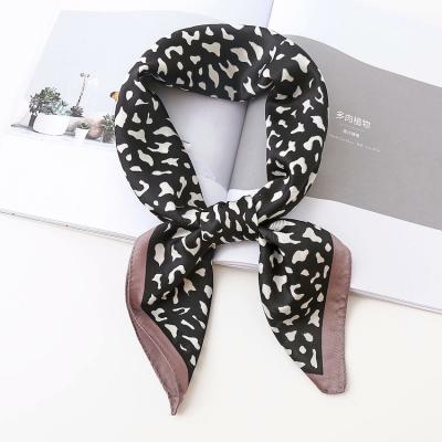 China 2021 new arrival high quality dupatta elegant soft feeling soft luxury twill printed custom printed 70*70cm scarf leopard print scarf for women for sale