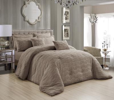 China Rabbit Fur Plaid Winter Comforter Set with High-Gram Weight Fiber Filling for sale