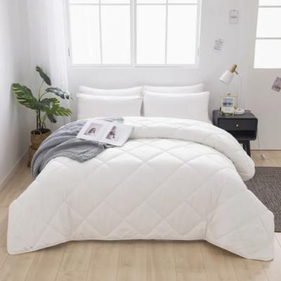 China Grün beige Polyester Füllung Bindung Quilt Decke Weiches Bestseller zu verkaufen