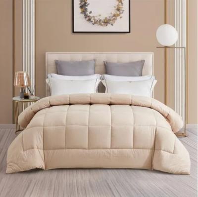 China Beige geschnittener Queen Comforter Weiches Polyester Mikrofaser für die ganze Saison zu verkaufen