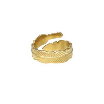 China New Fashional Design Gold Ring Customization Available Gold Plated Stainless Steel Couples Gift Lovers Wedding Ring for sale