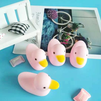 China Cartoon Toy Little Pink Duck Playing in Water Mini Baby Bath Toys Vinyl Playing Duck Children's Educational Toys for sale