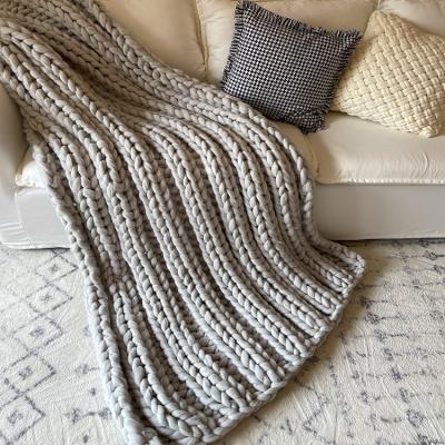 China Sustainable Chunky Polyester Material Gray 2.5cm Knit Blanket for sale