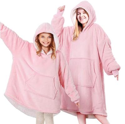 China Parent-child 1.3kg Color Mother Kids Wearable Warm Pink Adult Wearable Sweatshirt Amazon Hoodie Oversized Hoodie Blanket for sale