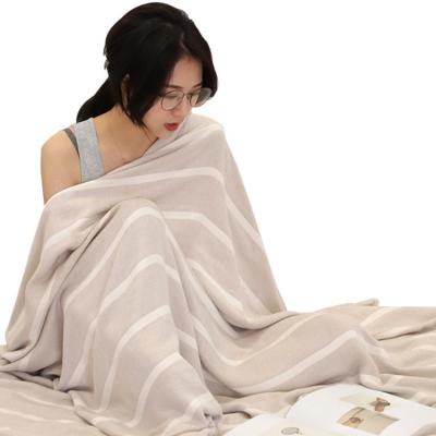 China Wholesale High Quality Soft Thin Portable Fleece Air Conditioning Blanket for sale