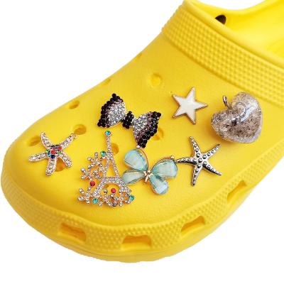 China Clog Charm New Design Charms Famous Metal Diamond Chains and Beads Bling Girl Gift Decoration Shoes Charm Croc Charms for sale