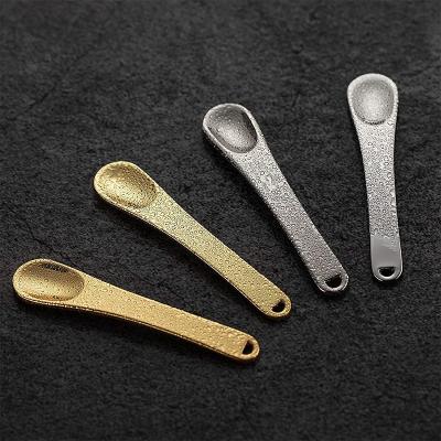 China Mini Beauty Scoop Facial Cream Cosmetic Spatulas Applicator Spatulas Metal Makeup Tools Spatulas Mask Spoon for sale