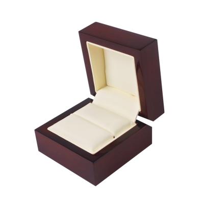 China 2020 Fashionable High Quality Practical Wooden Jewelry Box Ring Watch Packaging Box Cardboard for sale