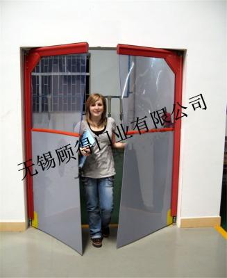 China Industrial Warehouse Clean Room PVC Flexible Swing Door for sale