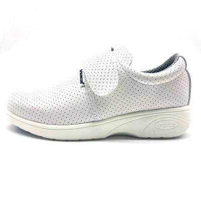 China White Nurse Safety Shoes Lightweight Breathable Steel Toe Shoes for sale