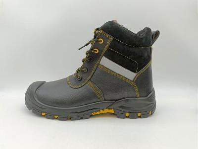 China Botas de trabajo aisladas para el invierno resistentes al deslizamiento Botas de pie de acero marrón Botas de pie para hombres en venta