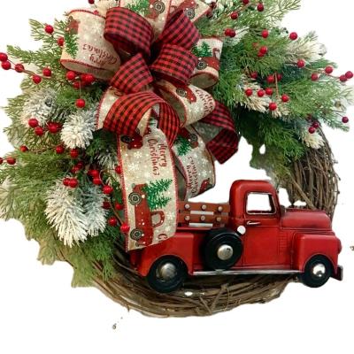 China Front Door Wreath Red Truck Christmas Decoration Truck Farm Wreath Christmas Decoration Red Winter for sale