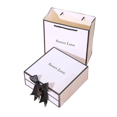 China Handmade White Eco Friendly Gift Package Set Perfume Cosmetic Packaging Custom Boxes for sale