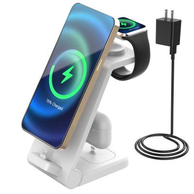 China Hot Selling Mobile Phone Products Charger 2023 18W Magnetic 3 IN 1 Charging Station For iPhone 14/13 Pro Fast Charger for sale