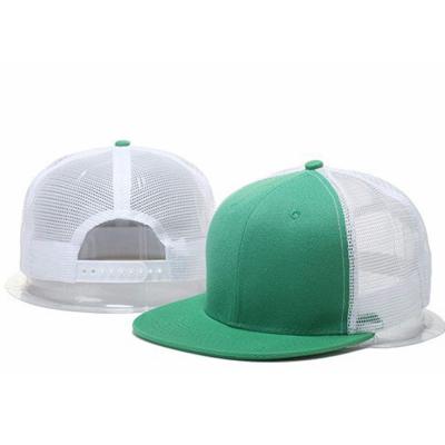 China Cheap 2022 Custom COMMON Sports 6 Panel Snapback Caps Embroidery Flat Bill Trucker Mesh Hats for sale