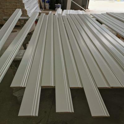 China Radiata Pine Joint Finger Paint White UV Coating Wood Baseboard for sale