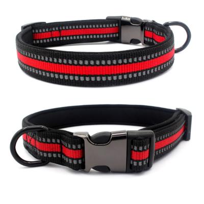 China Viable Wholesale Fashion Design Attractive Dog Collar Hugging Reflective Nylon Dog Collars for sale