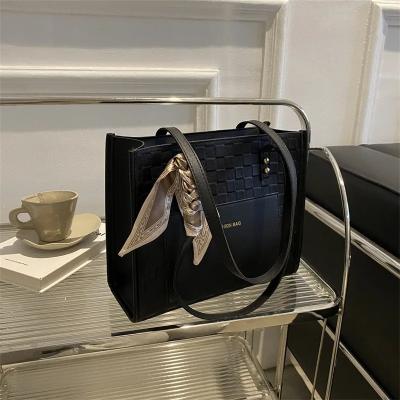 China Arming Disarming Zipper Hasp Closure Small Used Handbags for Women's Fashion for sale