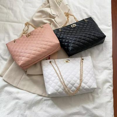 China Daily Life Cross Body Handbags With Ladies' Chain Bags And CANDY Embroidery For Women for sale