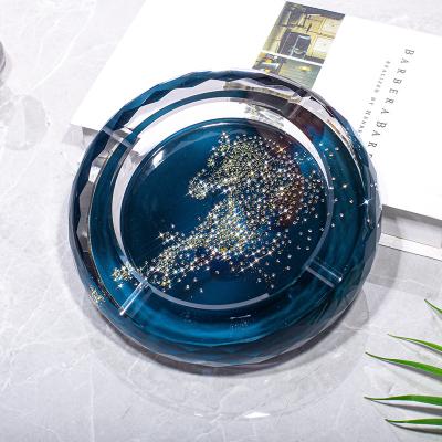 China Durable Colorful Star Horse Heat-Insulated Pattern With Rhinestones Logo Glass Pocket Luxury Round Custom Made Crystal Ash Tray Ashtray for sale