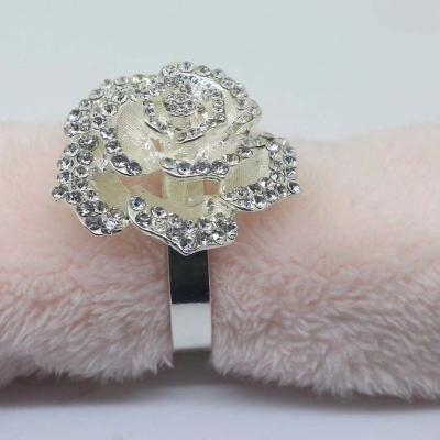 China Premium Home Viable Rose Flower Napkin Ring With Diamond For Dinner Restaurant Banquet for sale