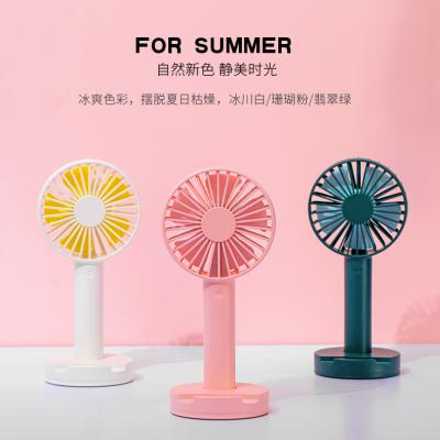 China Small Personal Electric Fan USB Hotel Table Rechargeable Battery Operated Mini Cooling Fan for sale