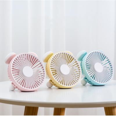 China Hotel Newcomers Green Rechargeable Fan Mini Clip Portable Desktop Fan for sale