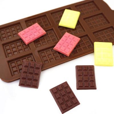 China Sustainable 12 Chocolate Silicone Mold Fondant Pastry Candy Mold Cake Decorating Clouds Baking Accessories for sale