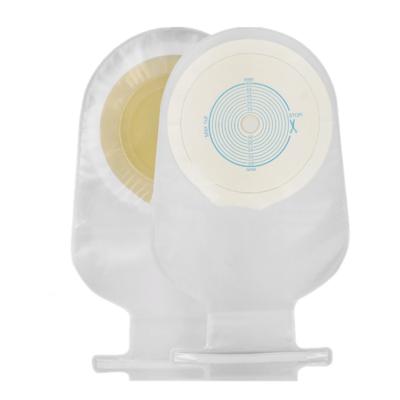 China Bolsa de ostomía de colostomía transparente o beige con gancho de plástico tipo bolsa abierta / cerrada en venta