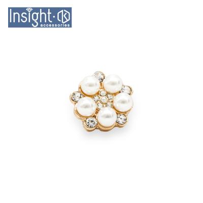 China Viable Wholesale Accessories Flower Button Pearl Shirt Buttons Custom Rhinestone Buttons For Decoration for sale