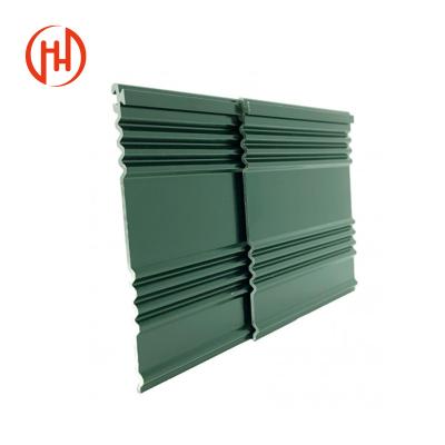 China Easily Assembled Wall Cladding 1220 x 2440 Outdoor Anti Barrier Slats UV Privacy Barrier Panels Automatic Barrier Step 3 for sale