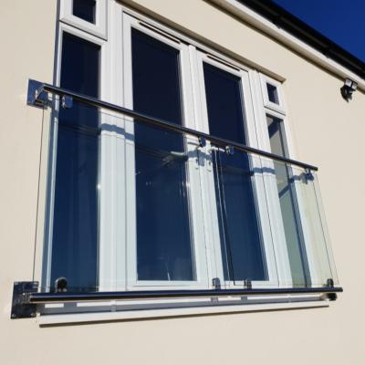 China Outdoor Or Indoor Modern Juliet Balcony Window Laminated Clear Glass Railings Foshan Factory for sale