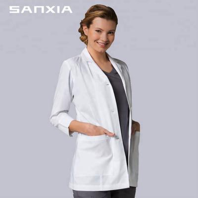 China Breathable Polyester Cotton Hospital White Lab Coat Uniform For Doctors for sale