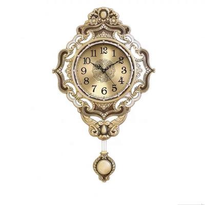 China Antique Style Light Luxury Style Brass Wall Clock For Villa Living Room Decoration Clock European Vintage Hanging Clock for sale