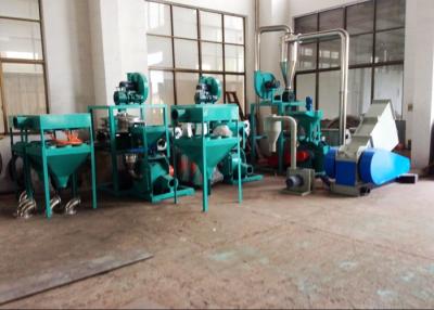 China Wind die de Plastic Pulverizer Automatische Trilling van de Machine Dubbele Schacht vervoeren Te koop