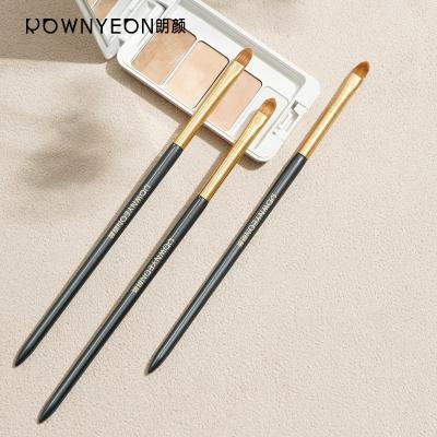 China Rownyeon Private Label Reusable Custom Logo Black Wooden Handle Concealer Brush Brush Low MOQ for sale