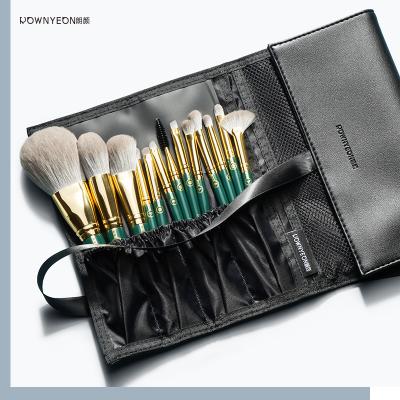 China Rownyeon Reusable Ready To Ship Private Label Artist Professional Full Makeup High End Set Brush New 2021 With Bag for sale