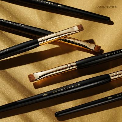 China Reusable Custom Rownyeon Logo Firm Wood Handle Eye Liner Eyebrow Brush for sale