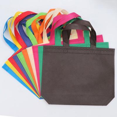 China Wholesale Custom Low Price Folding Reusable Nonwoven Shopping Bag PP Nonwoven Environmental Protection Packaging PP Nonwoven Shopping Bag for sale