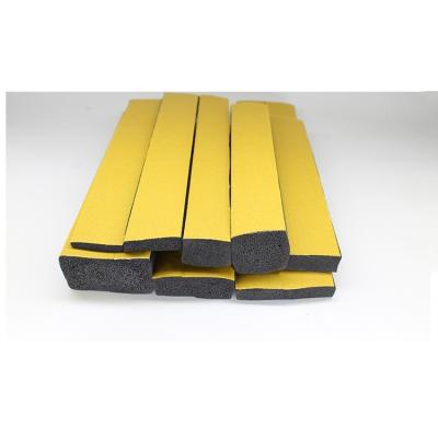 China Anti-ultraviolet Anti-aging Black High Quality Anti-aging Rubber Door Sealing Anti-wind Bottom Seal Strip for sale