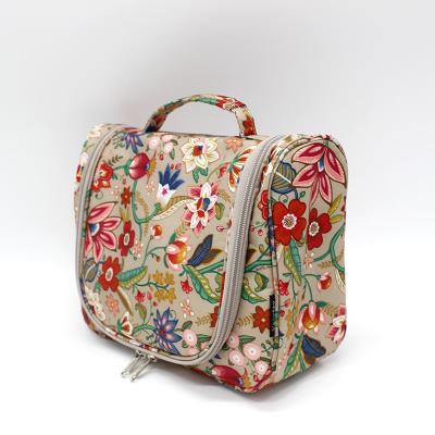 China Fashion Large Capacity Fashion Printed Makeup Bag Travel Portable Women Makeup Bag for sale