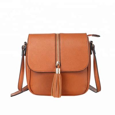 China Vintage China Supplier Soft Leather Tassel Saddle Shoulder Handbag for sale